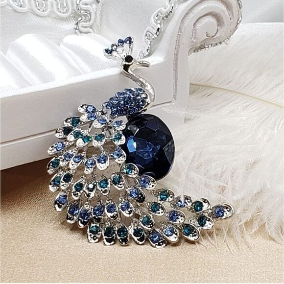 Brand New Blue Rhinestone Peacock Brooch Pin - Picture 2 of 5